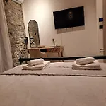 Kertezi Chalet