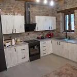 Kertezi Chalet *